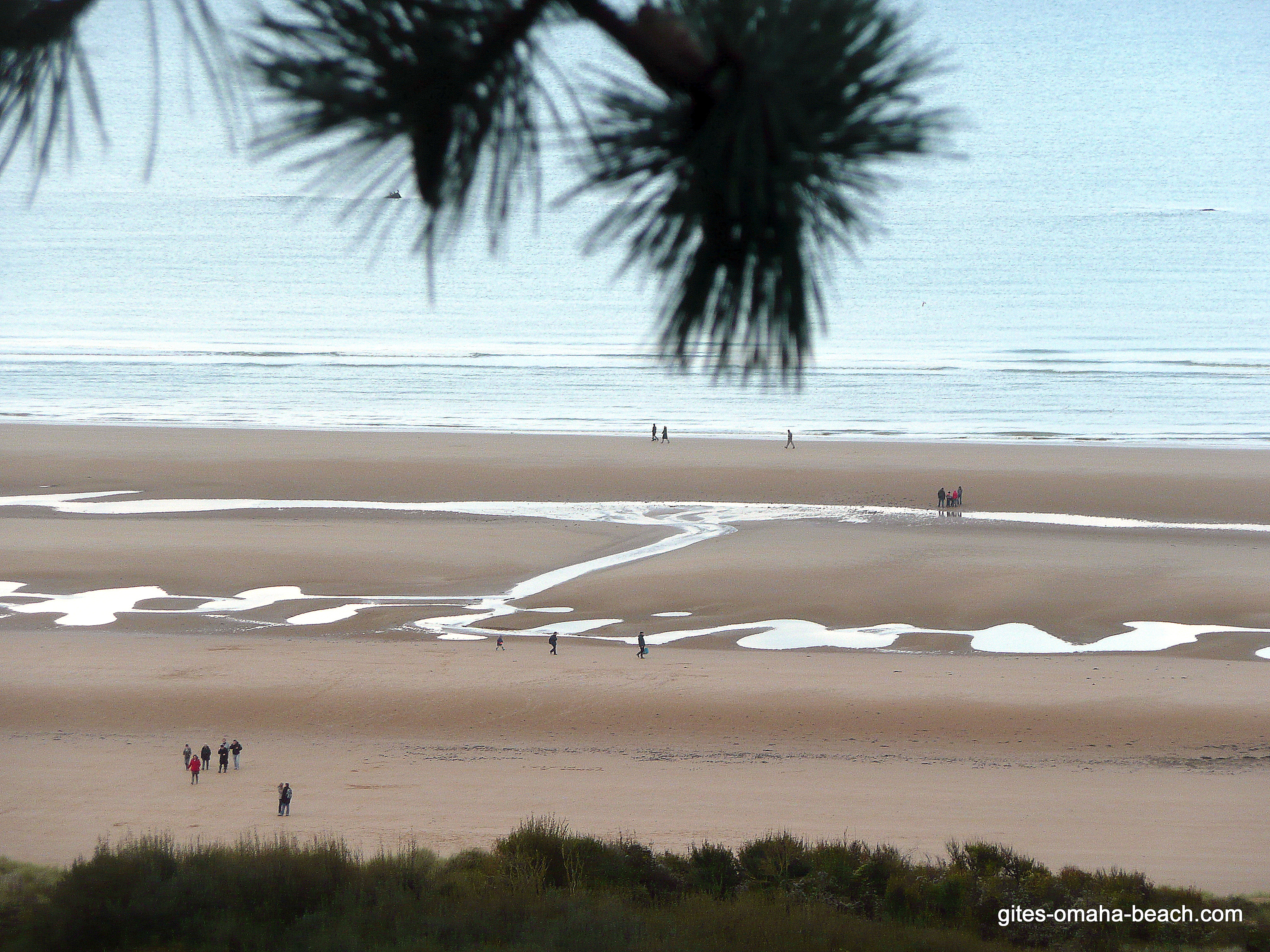 La plage d'Omaha Beach, vue du cimetière américain